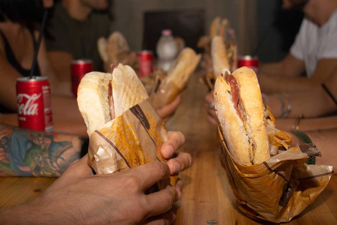 Convivialità — momenti intorno alla pitta